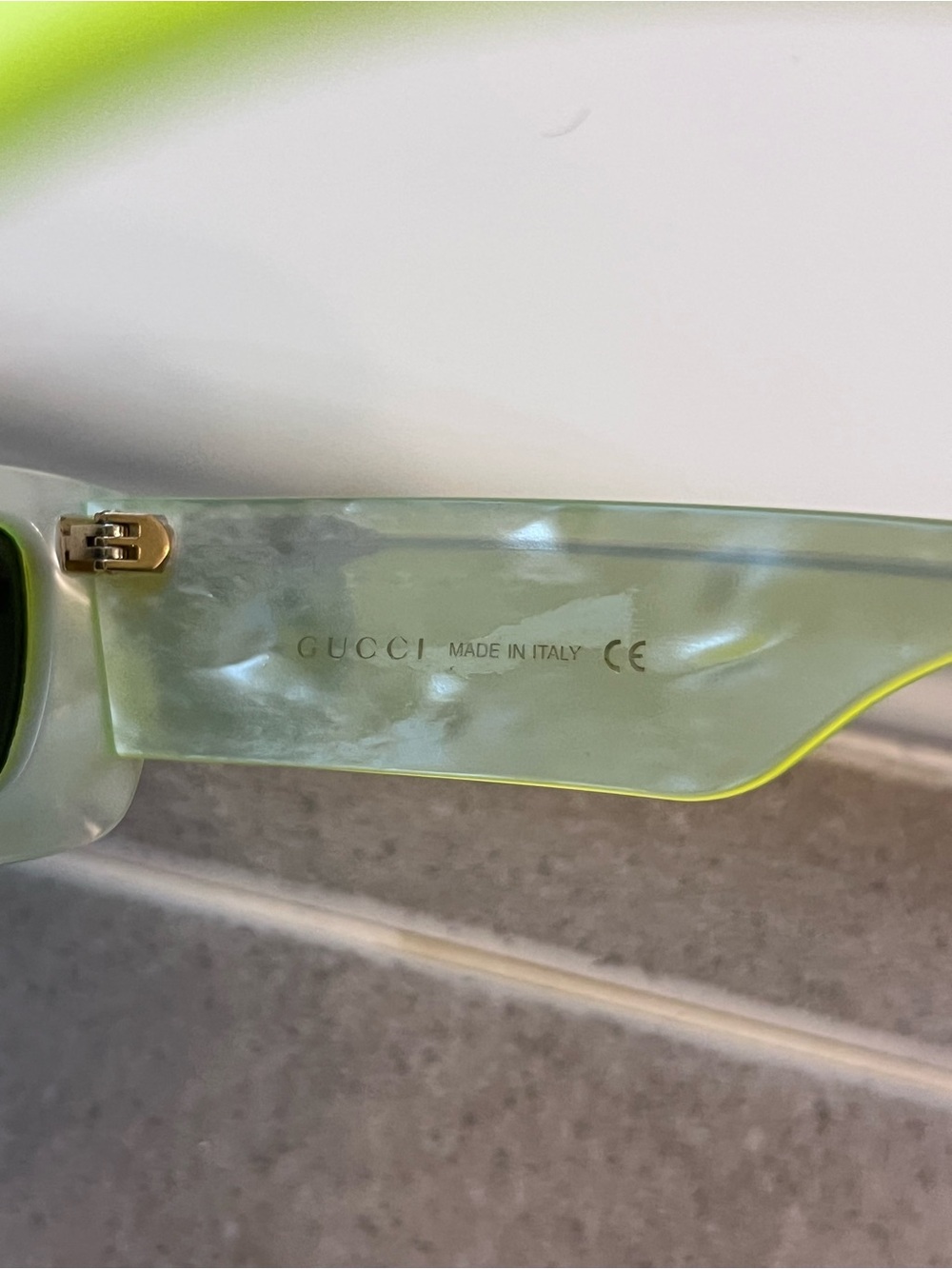 Gucci Neon Yellow-Green Logo Sunglasses - Picture 4 of 5